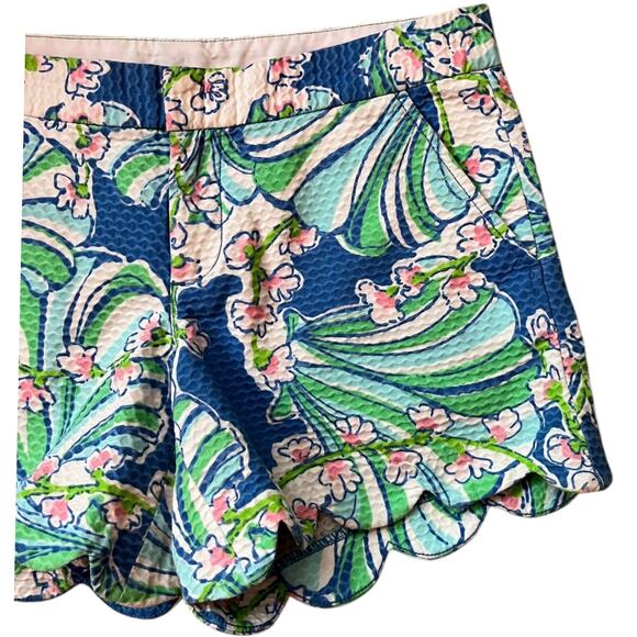 Lilly Pulitzer Buttercup Short Bay Blue Coasting Floral Scalloped Hem Women's 2 - Picture 2 of 6
